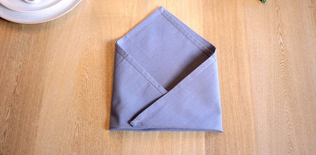 fold napkin 4