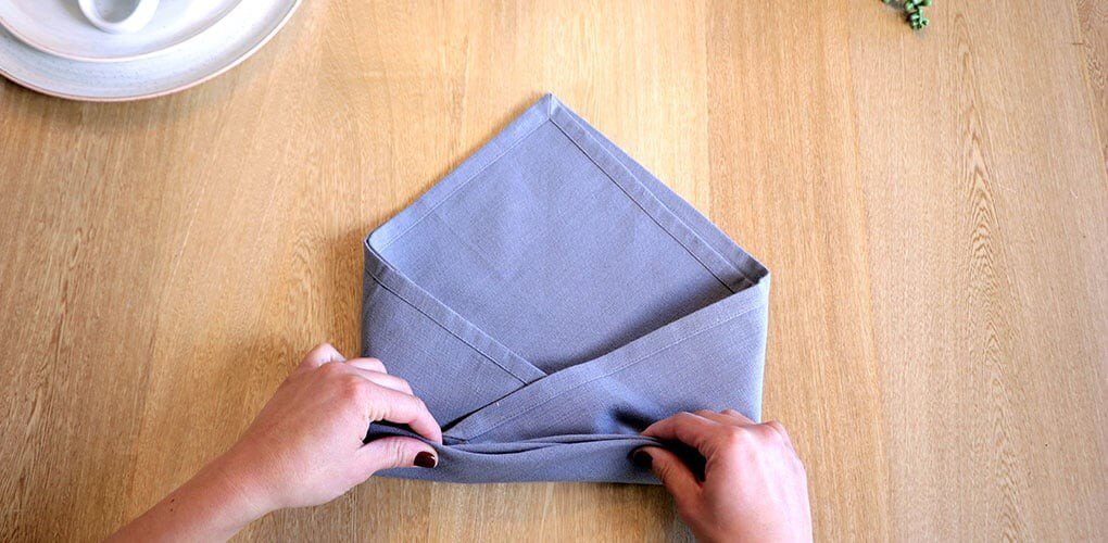 fold napkin 5