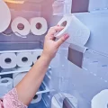 Papier toilette dans frigo